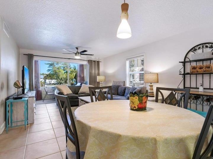 2Bed/2Bath Condo Next To Siesta Key ~A Hidden Gem Sarasota Kültér fotó